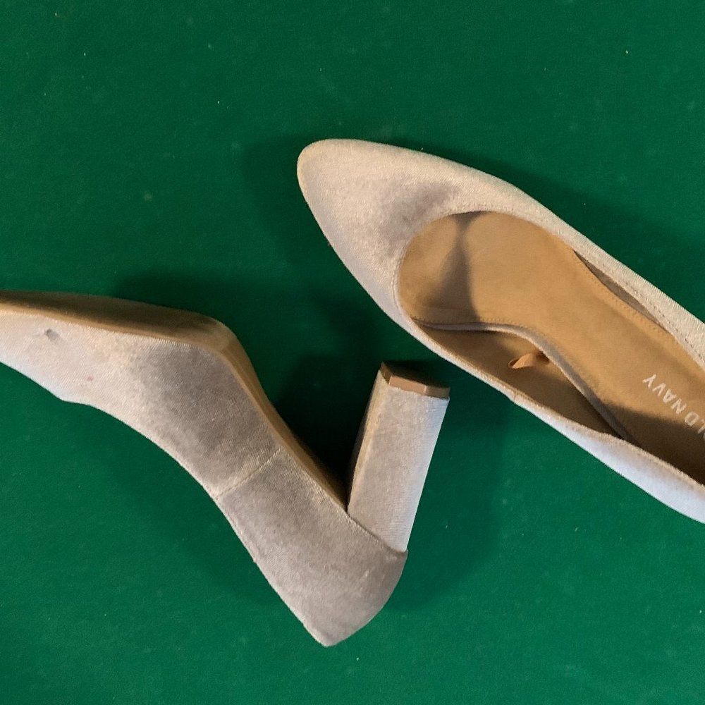 OLD NAVY 3 inch Retro Square Heel Silver Velvet 9